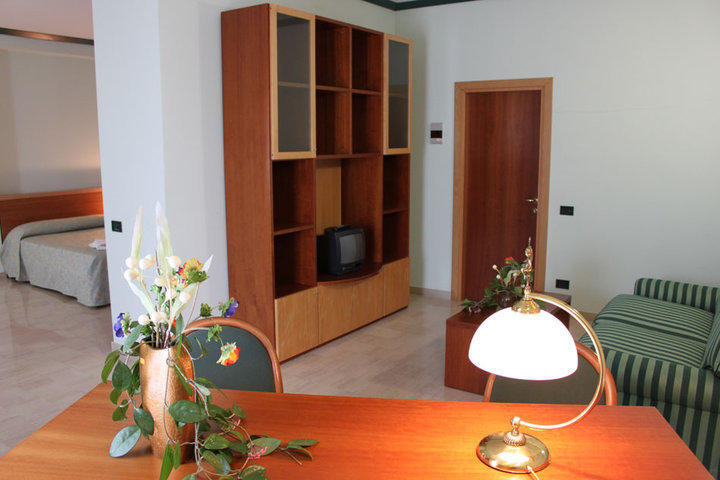 Casa Per Ferie Benedetto XIII Hotel Gravina in Puglia Phòng bức ảnh